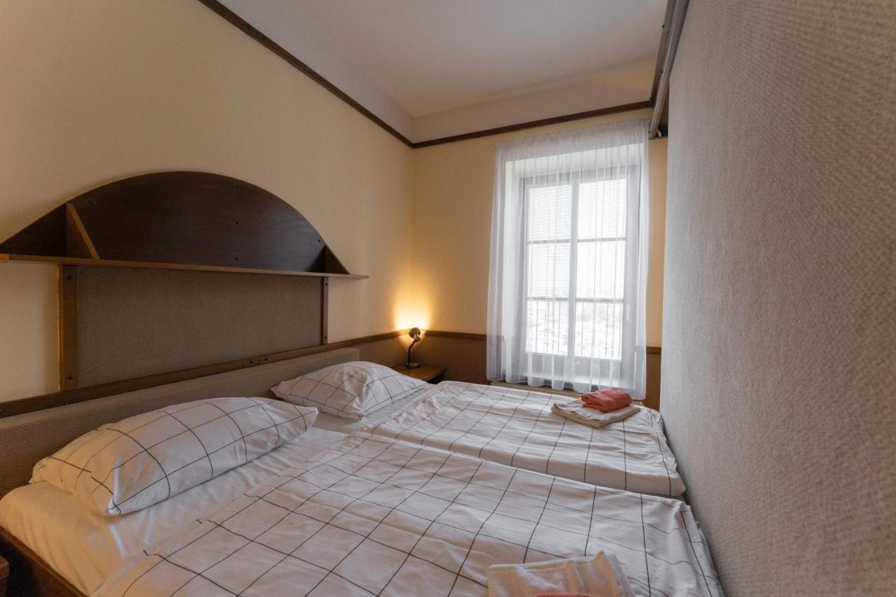 Hotel Amco Забрех Екстериор снимка