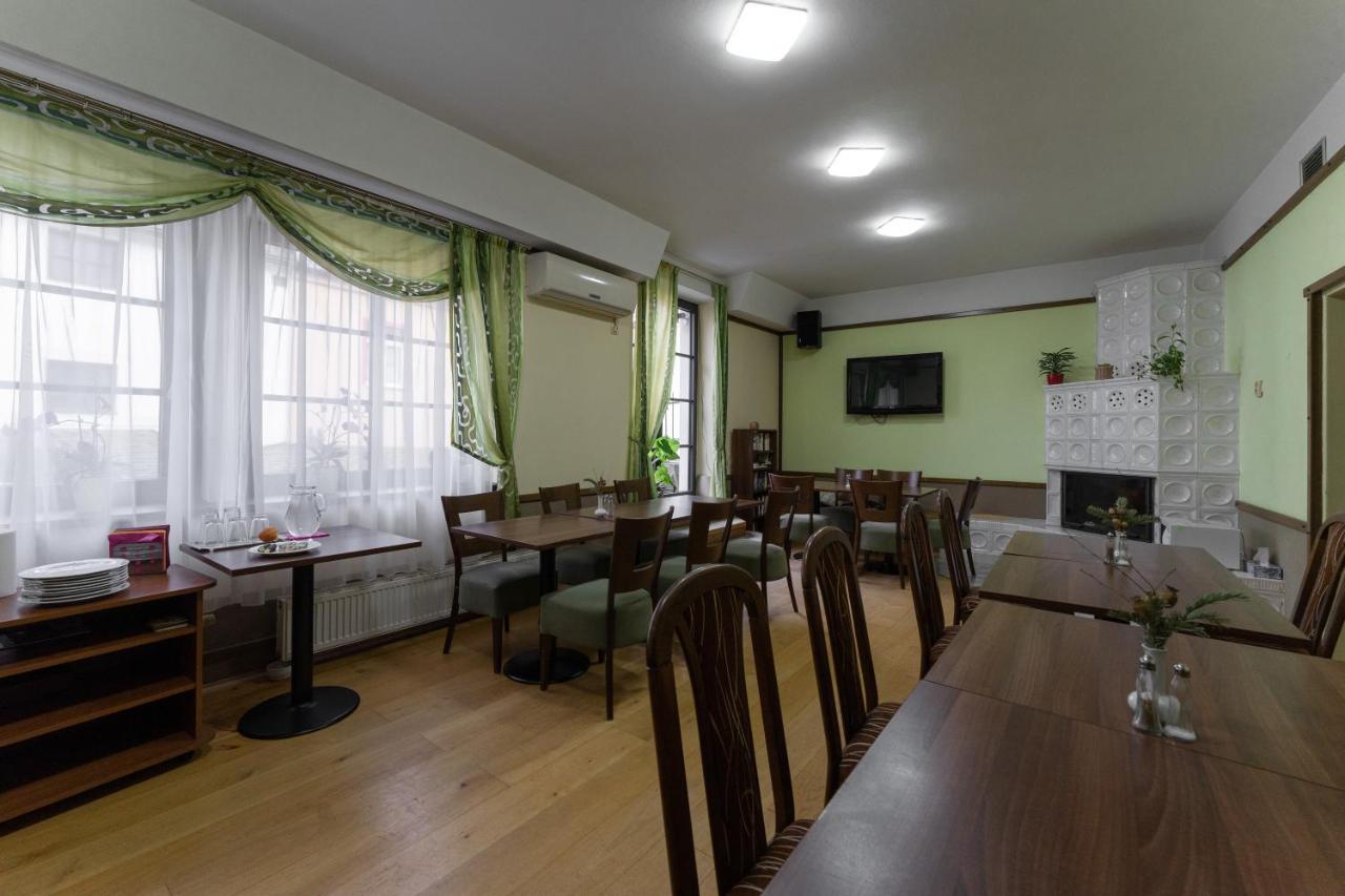 Hotel Amco Забрех Екстериор снимка